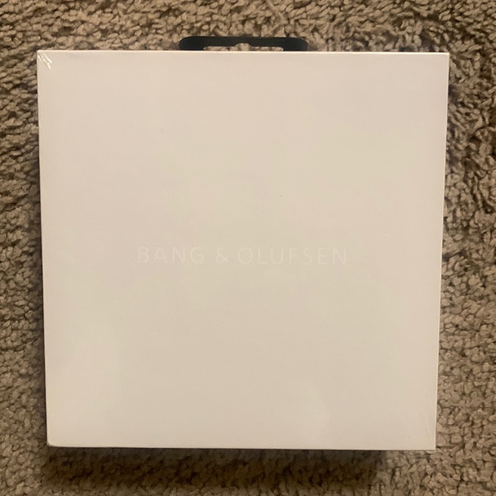 Special Edition Bang & Olufsen Beoplay E8 Brand New still in sealed packaging